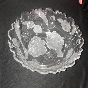 Crystal rose etched salad/fruit bowl 11x4